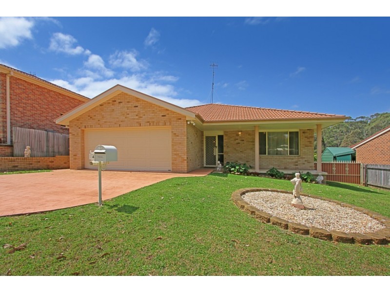 4 Wentworth Ave, Sunshine Bay NSW 2536