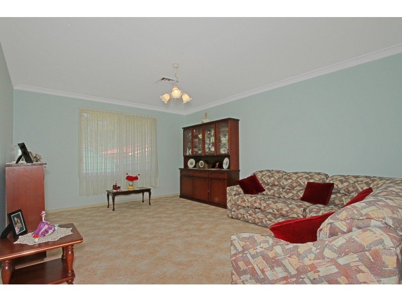 4 Wentworth Ave, Sunshine Bay NSW 2536