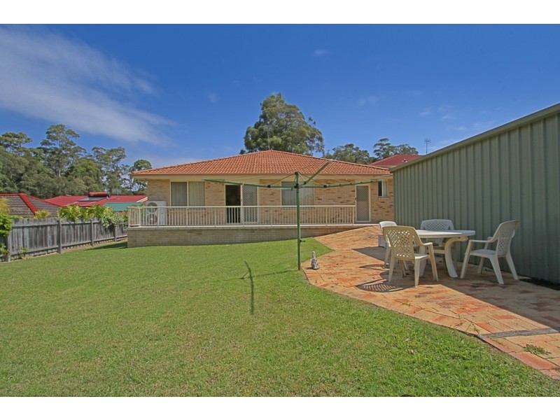 4 Wentworth Ave, Sunshine Bay NSW 2536