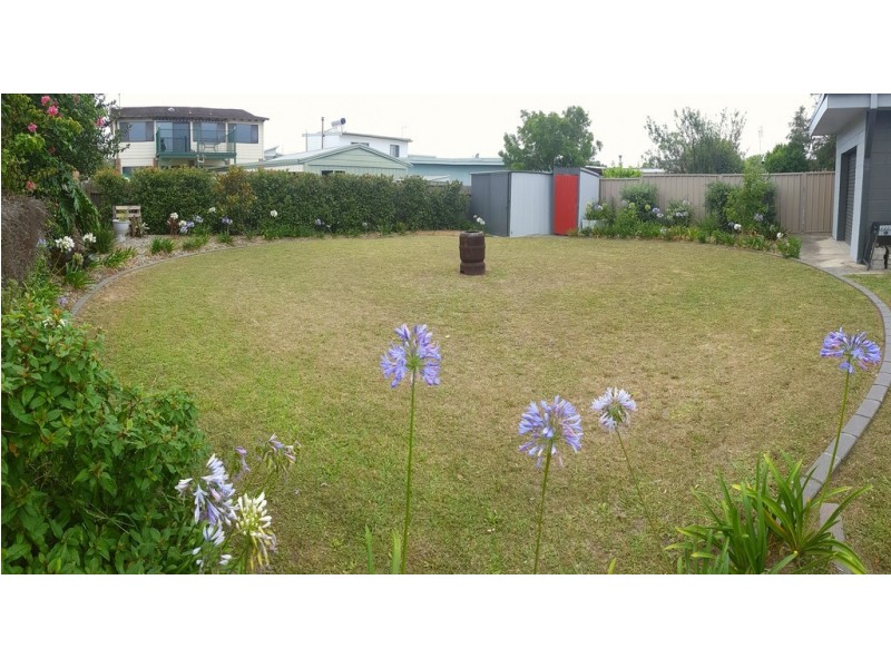 36 Deakin Parade, Tomakin NSW 2537