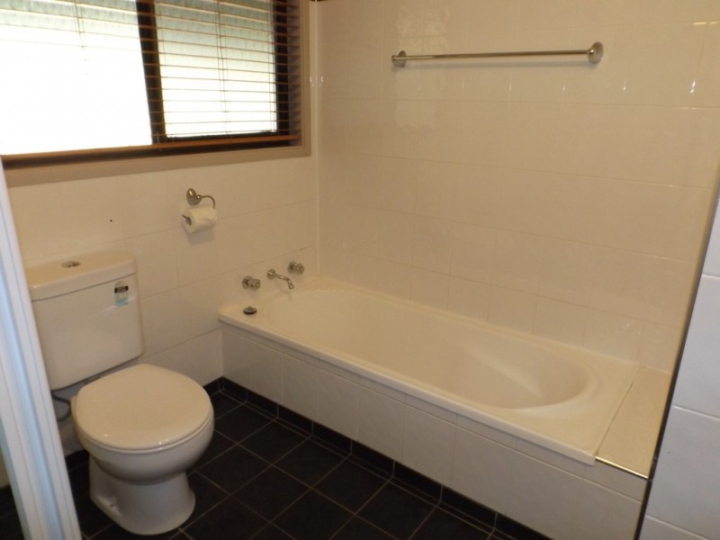 19 Clare Crescent, Batehaven NSW 2536