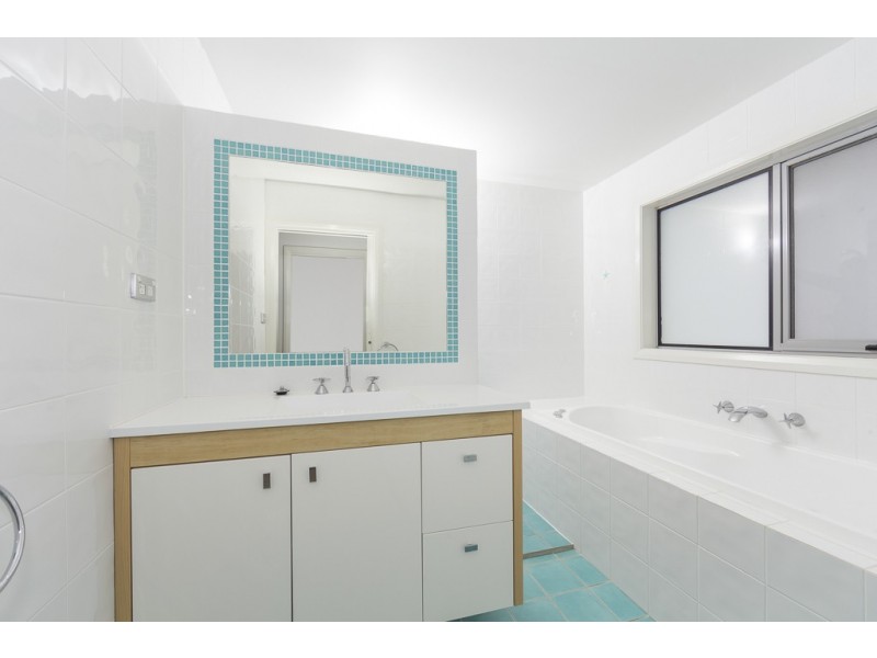 3 Batman Place, Sunshine Bay NSW 2536