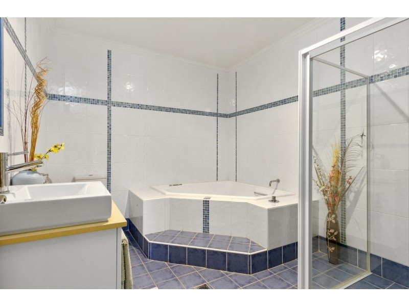 1 Bellbird Drive, Malua Bay NSW 2536