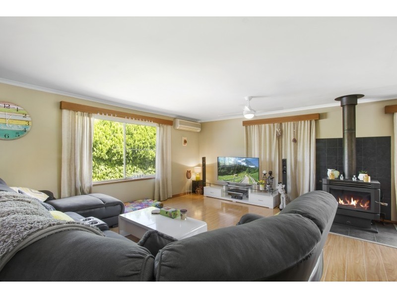 49 Belbowrie Parade, Maloneys Beach NSW 2536