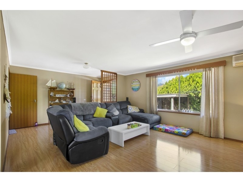 49 Belbowrie Parade, Maloneys Beach NSW 2536