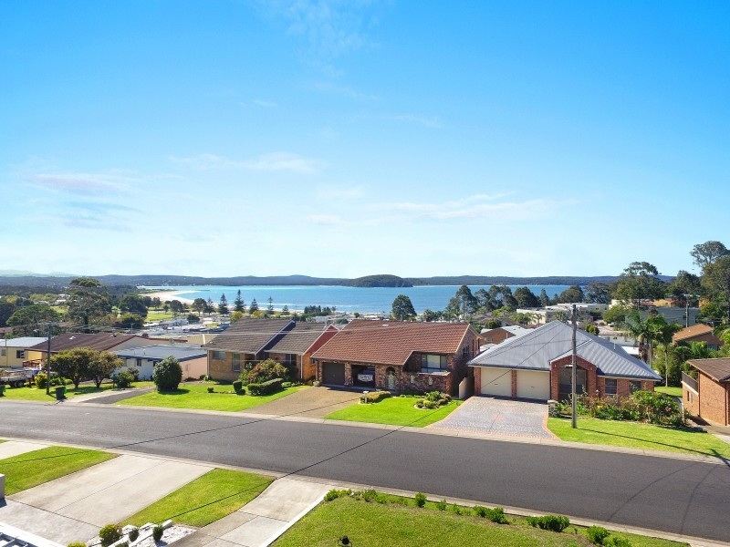 18 Joseph Street, Batehaven NSW 2536