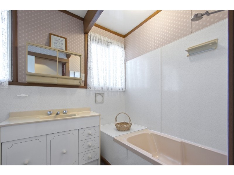 18 Joseph Street, Batehaven NSW 2536