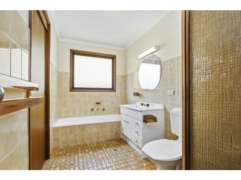 6 Joseph Street, Batehaven NSW 2536