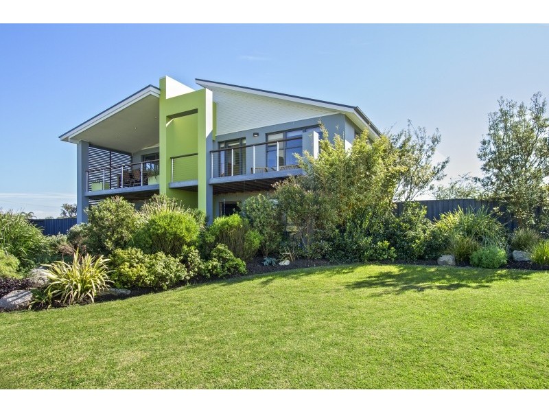 4 Beachside Boulevard, Tomakin NSW 2537