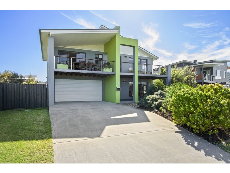 4 Beachside Boulevard, Tomakin NSW 2537