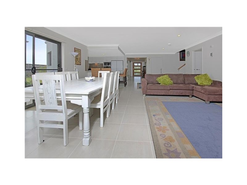 4 Beachside Boulevard, Tomakin NSW 2537