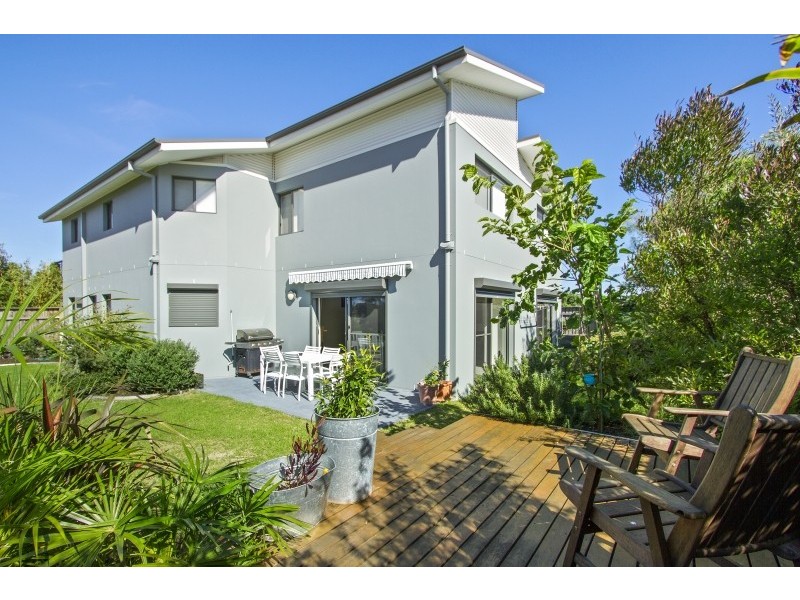 4 Beachside Boulevard, Tomakin NSW 2537