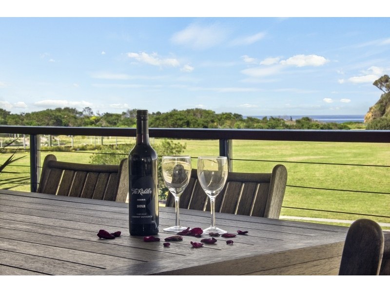 4 Beachside Boulevard, Tomakin NSW 2537
