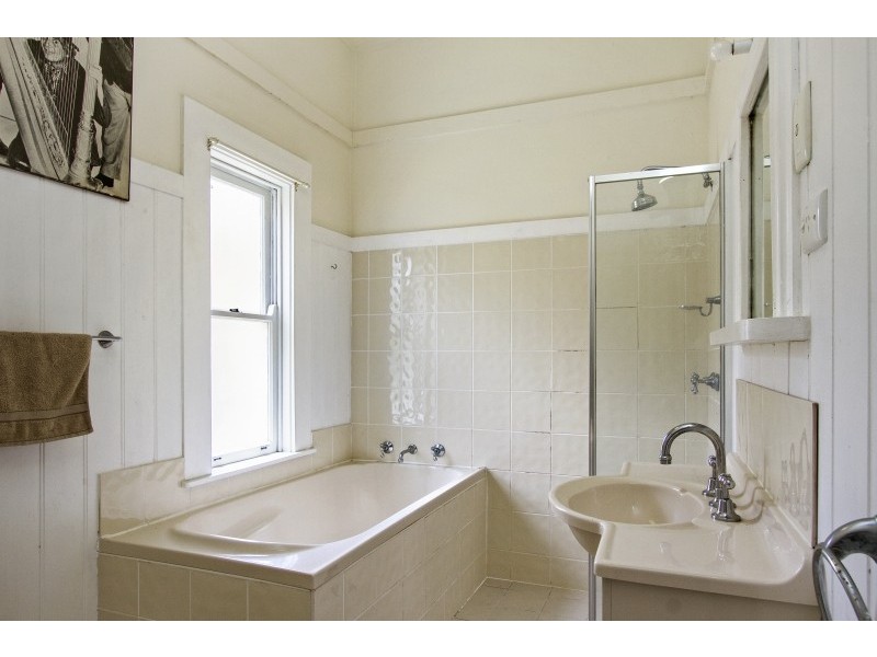 24 Page Street, Moruya NSW 2537