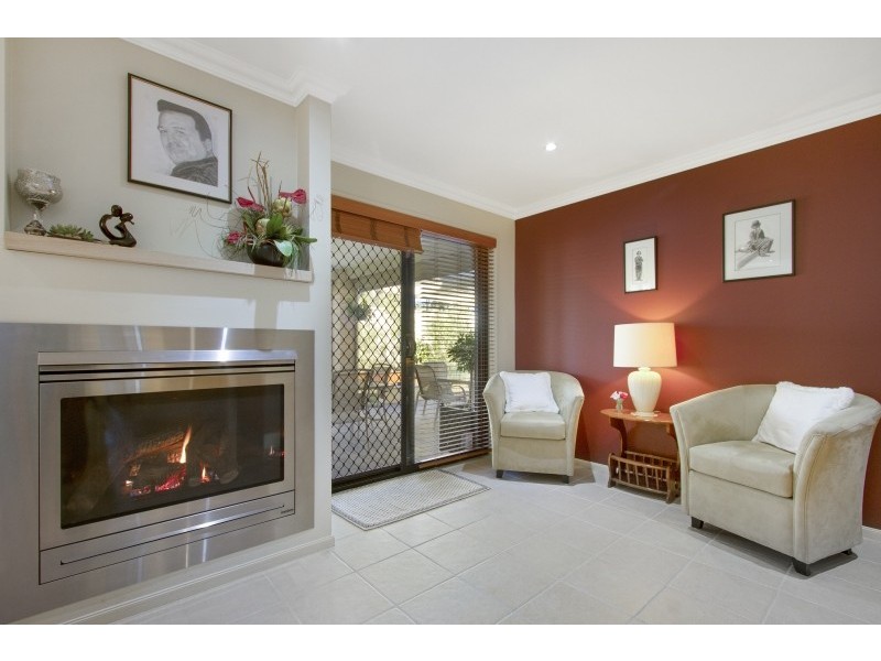 20 Mawson Place, Sunshine Bay NSW 2536