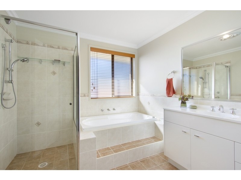 20 Mawson Place, Sunshine Bay NSW 2536