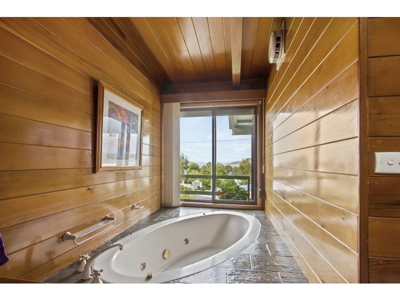 84 Annetts Parade, Mossy Point NSW 2537