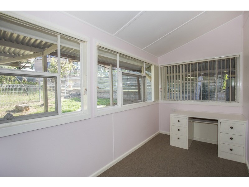 4 Pine Street, Batehaven NSW 2536