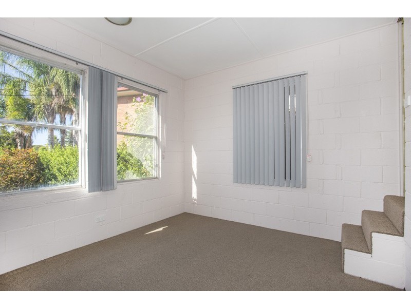 4 Pine Street, Batehaven NSW 2536