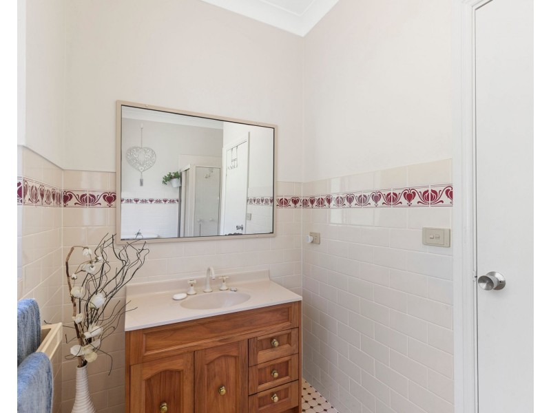 6 Figtree Close, Surf Beach NSW 2536