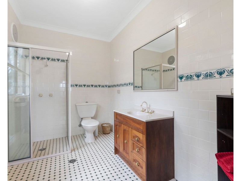 6 Figtree Close, Surf Beach NSW 2536