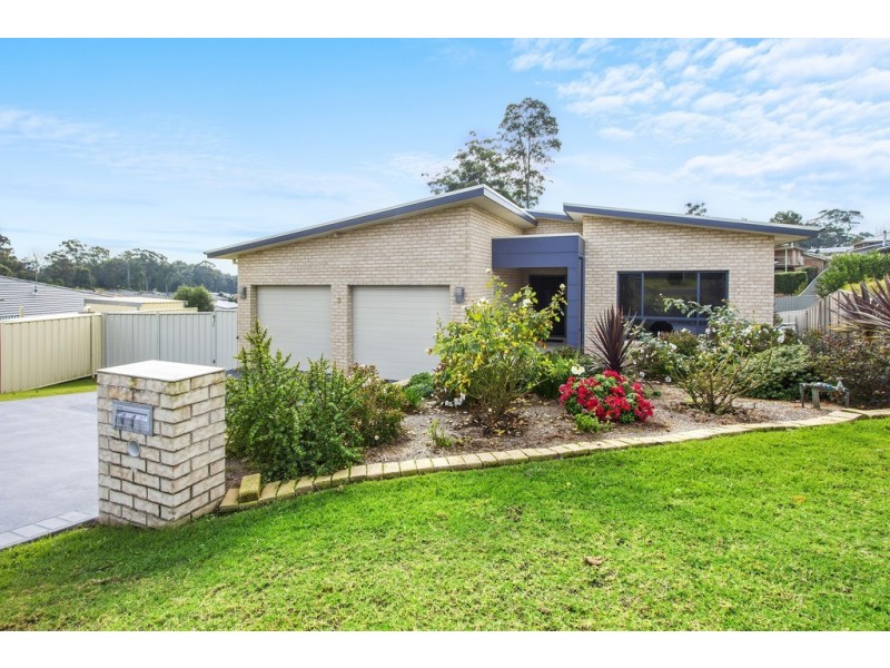 3 Hunter Place, Sunshine Bay NSW 2536