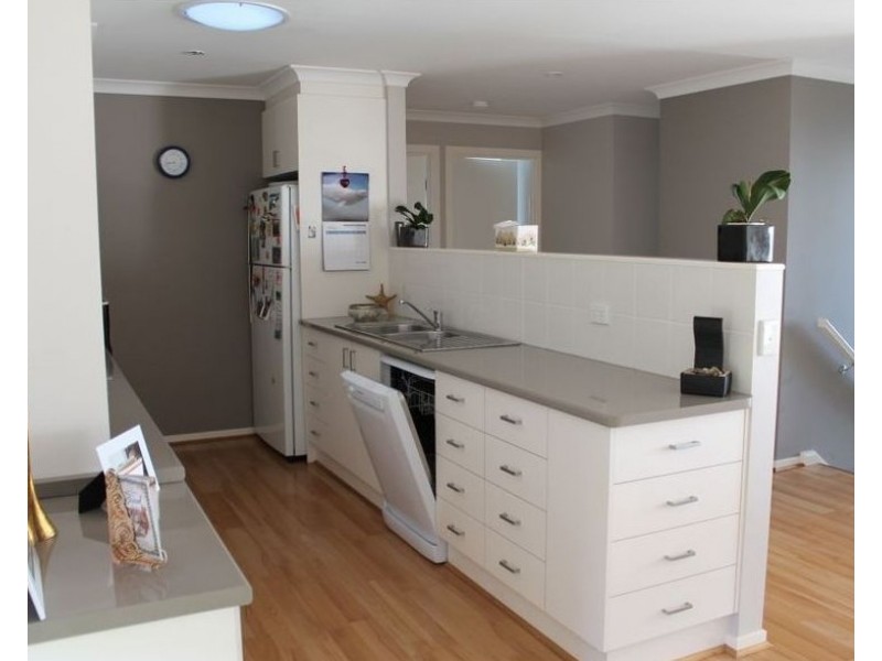 18 Waroo Crescent, Malua Bay NSW 2536