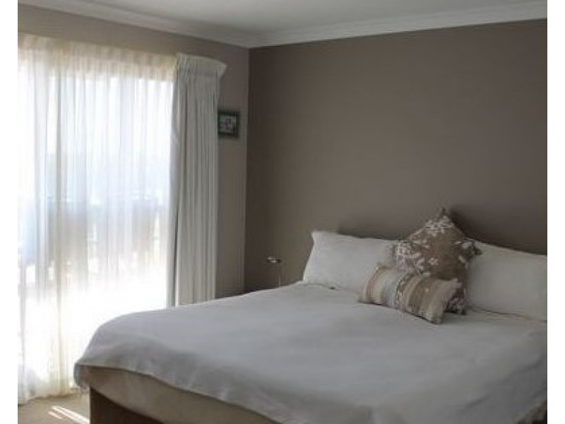 18 Waroo Crescent, Malua Bay NSW 2536