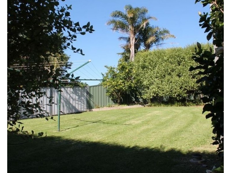 18 Waroo Crescent, Malua Bay NSW 2536