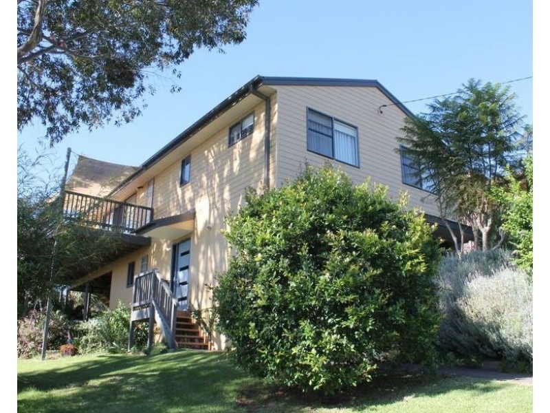 18 Waroo Crescent, Malua Bay NSW 2536