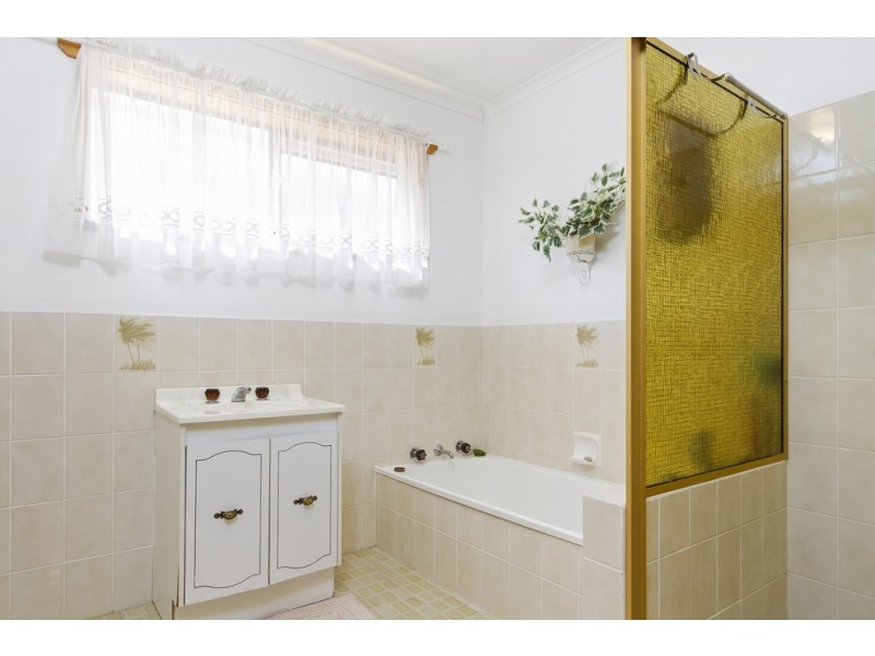 25 Cook Avenue, Surf Beach NSW 2536