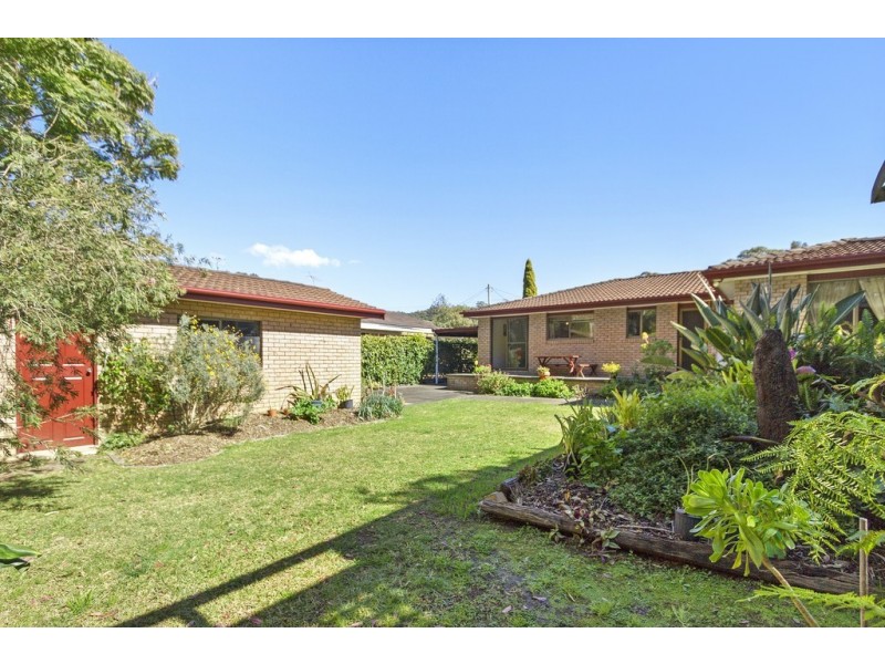 25 Cook Avenue, Surf Beach NSW 2536