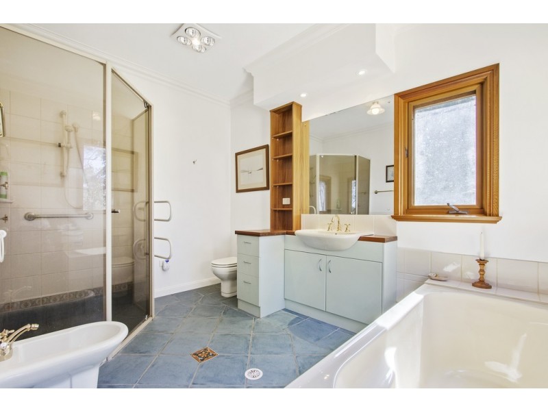 7 Barlings Drive, Tomakin NSW 2537