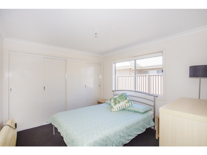 6 Griffiths Run, Broulee NSW 2537