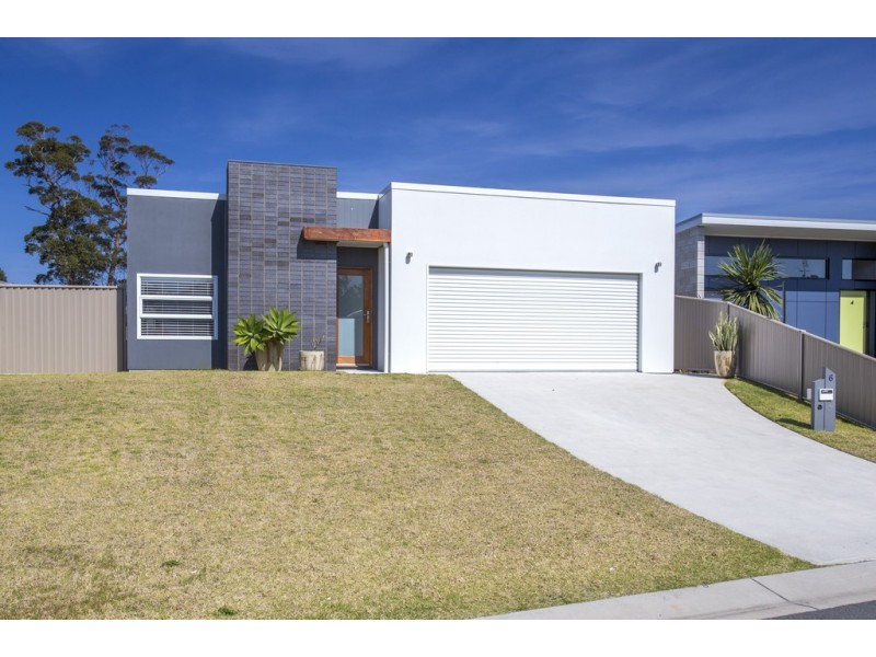6 Griffiths Run, Broulee NSW 2537