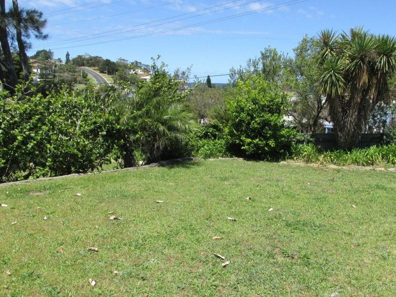 16 Tallawang Ave, Malua Bay NSW 2536