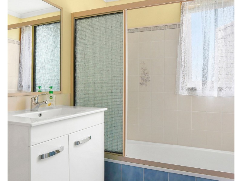 14 Irene Ave, Batehaven NSW 2536