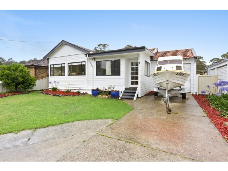 8 Clare Crescent, Batehaven NSW 2536
