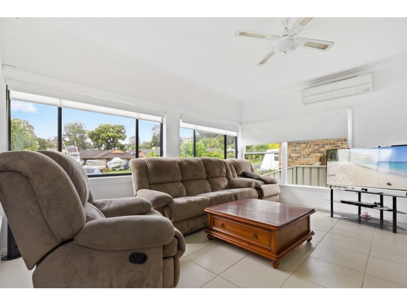 8 Clare Crescent, Batehaven NSW 2536