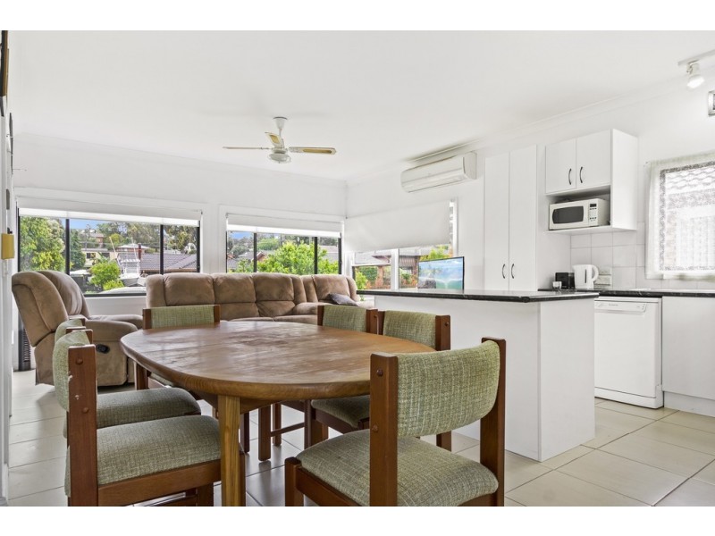 8 Clare Crescent, Batehaven NSW 2536