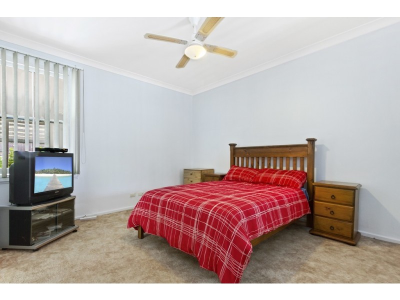 8 Clare Crescent, Batehaven NSW 2536