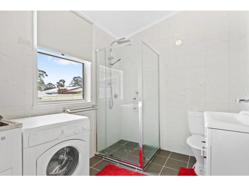 8 Clare Crescent, Batehaven NSW 2536