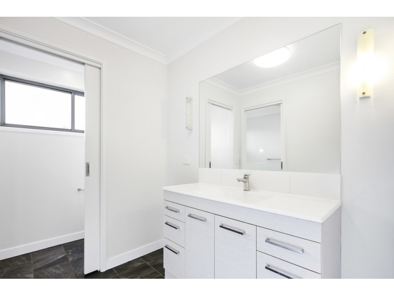 32 Dell Parade, Moruya Heads NSW 2537