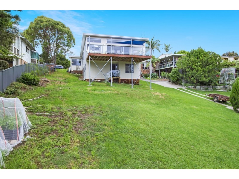 32 Dell Parade, Moruya Heads NSW 2537