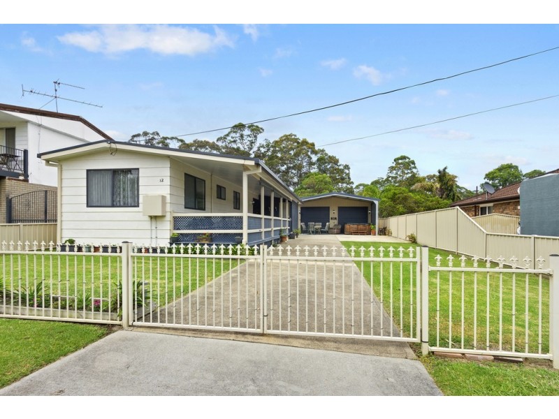 12 Clare Crescent, Batehaven NSW 2536