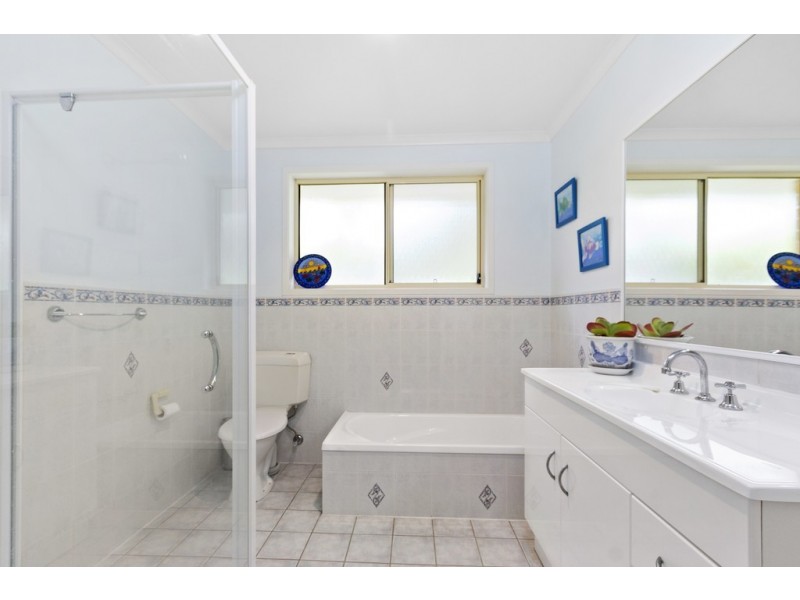 5 Cox Place, Sunshine Bay NSW 2536