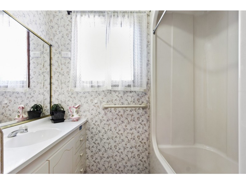 11 Clare Crescent, Batehaven NSW 2536