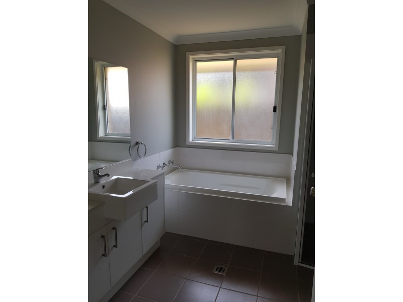 78 Heath Street, Broulee NSW 2537