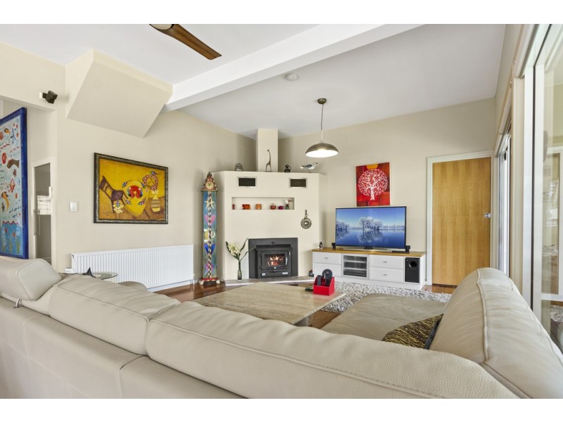 19 Annetts Parade, Mossy Point NSW 2537