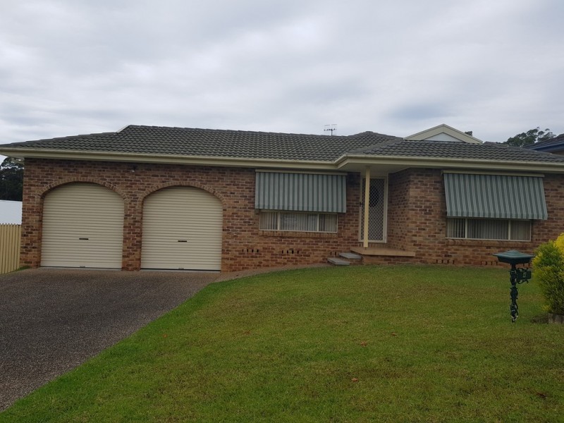 4 Caley Place, Sunshine Bay NSW 2536